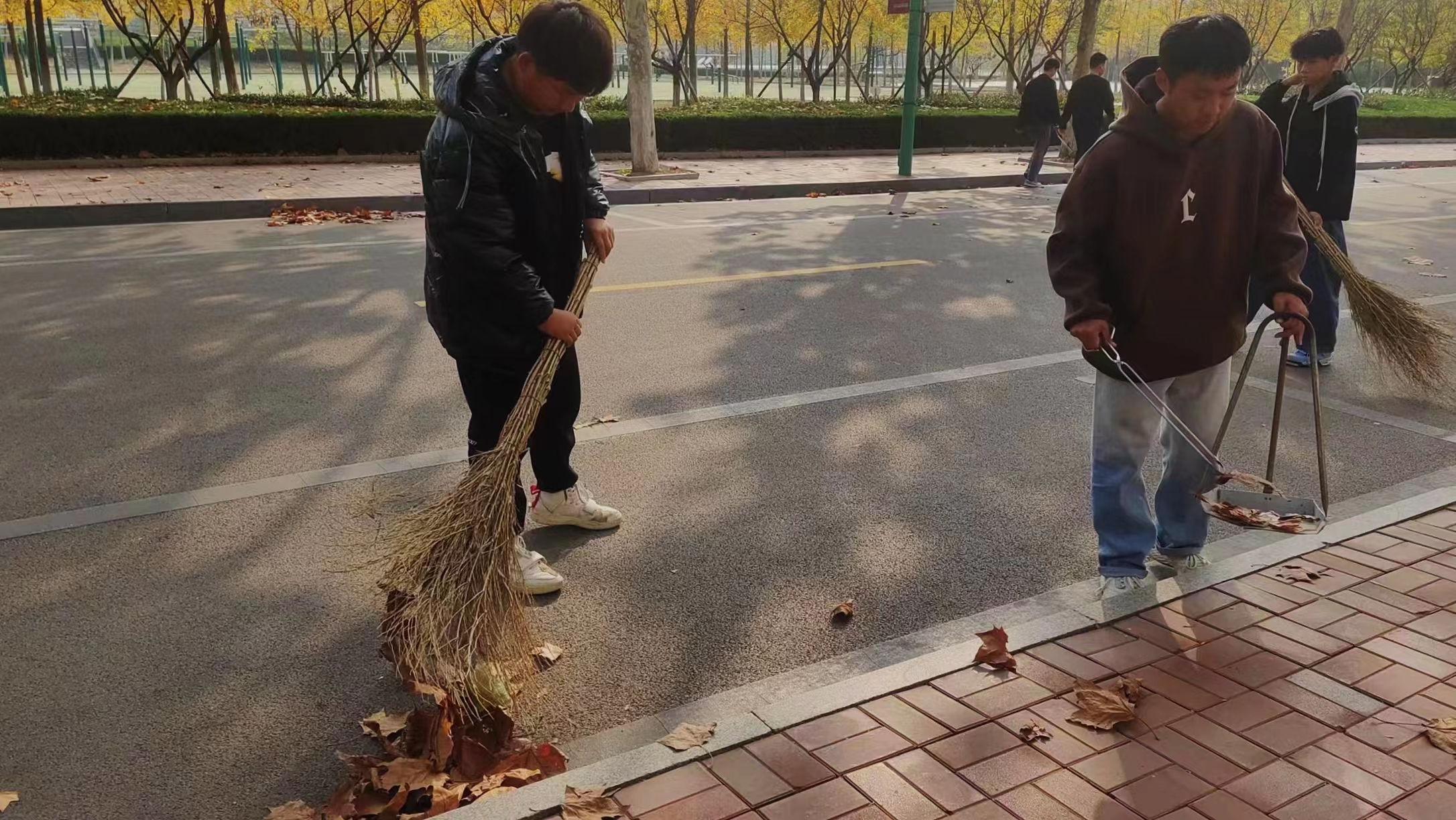 劳动育人促成长，校园值周展风貌——水利工程系持续开展劳动值周活动-水利工程系